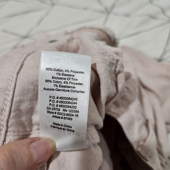 Aritzia Sunday Best Pink Denim Shorts With Raw Hem Size 28 - Picture 8 of 8